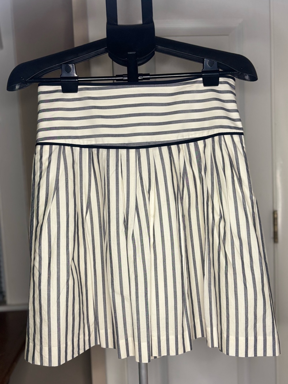 Ann Taylor Striped Pleated A-Line Mini - Size 4 - Women’s Nautical Cotton Skirt